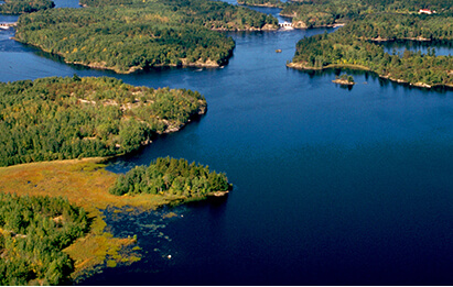 lake houseboat tour